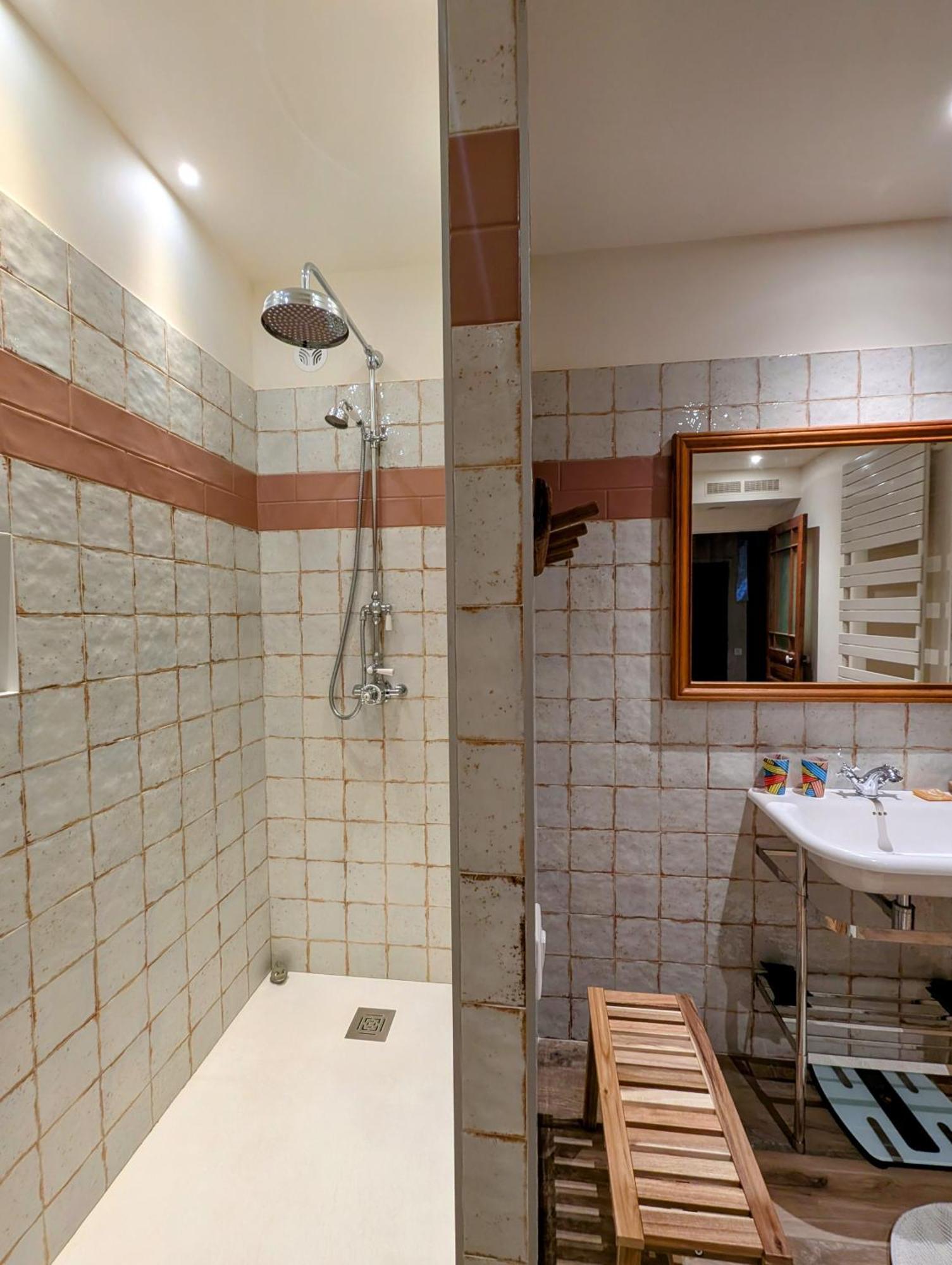 Clem - Appartement Dans Le Coeur D'アルル エクステリア 写真